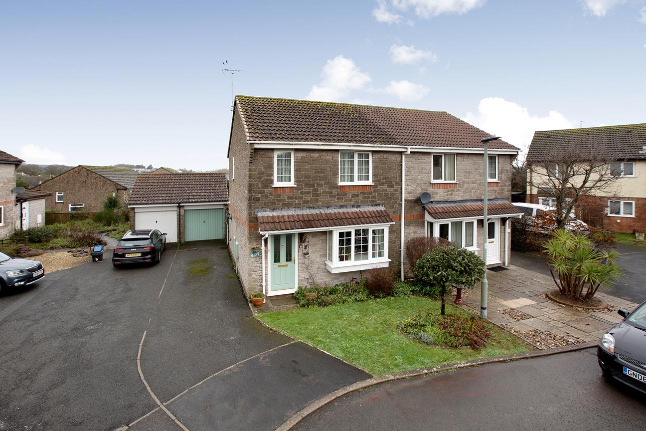 Broom Close, Dawlish, EX7